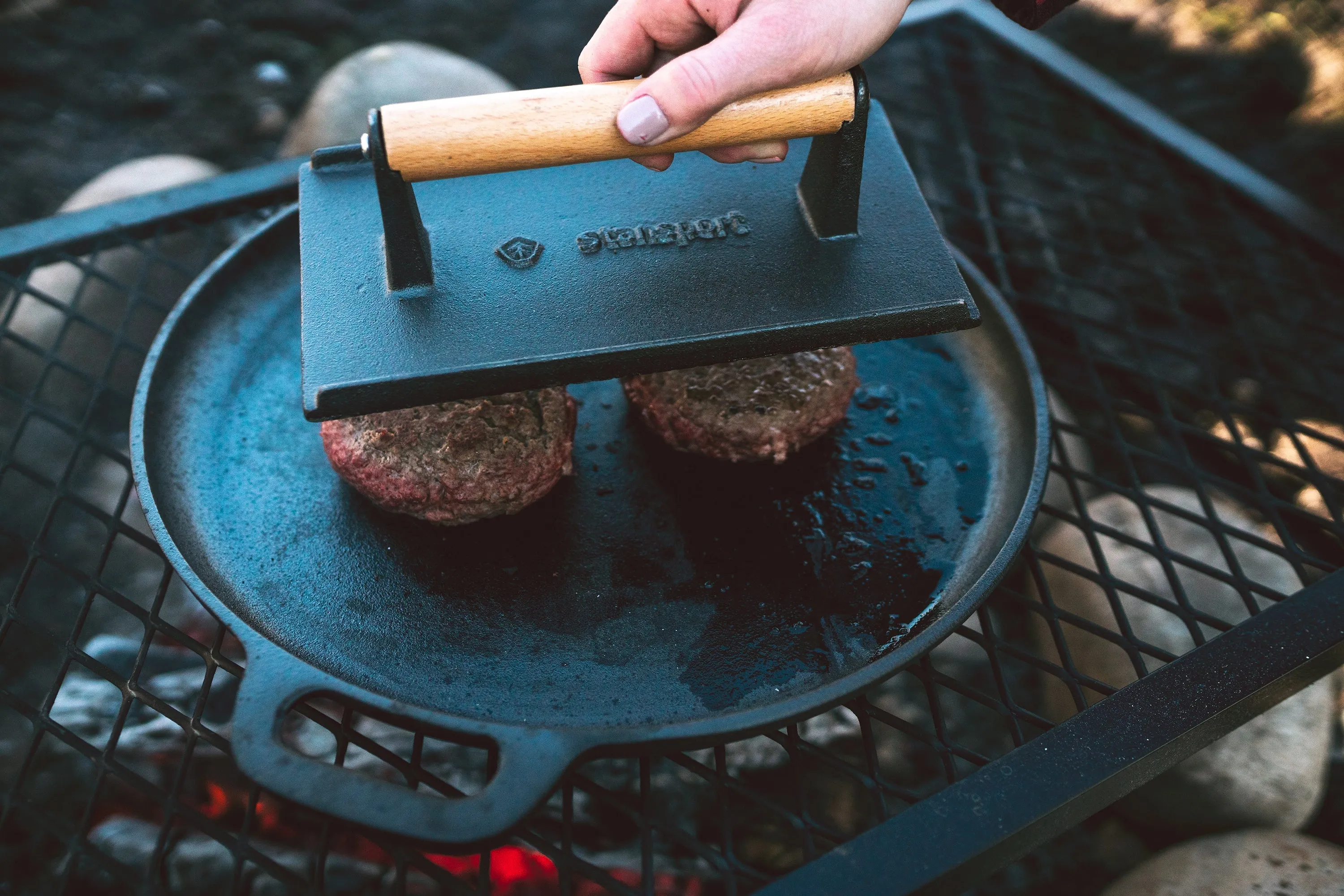 Pre-Seasoned Cast Iron Pizza Pan - 16.5 Inch